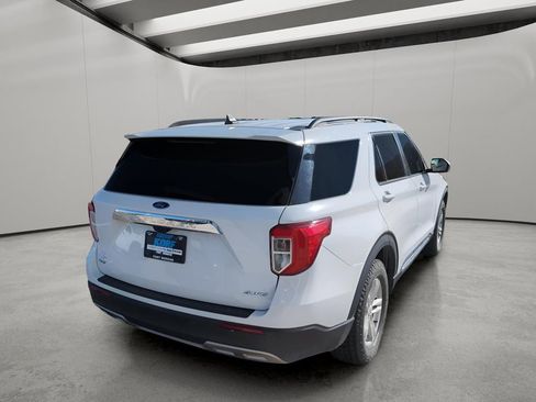 Used 2023 Ford Explorer XLT w/ Equipment Group 202A image 5