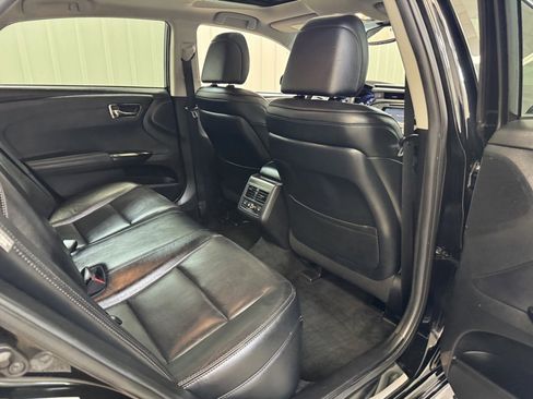 Used 2016 Toyota Avalon Limited image 24