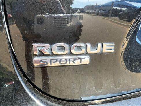 Used 2020 Nissan Rogue Sport SV FWD image 31