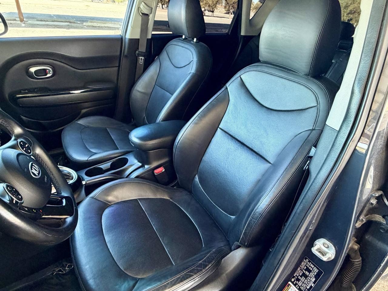 Used 2016 Kia Soul ! FWD image 9