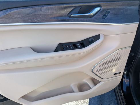 Used 2024 Jeep Grand Cherokee Limited 4xe image 14