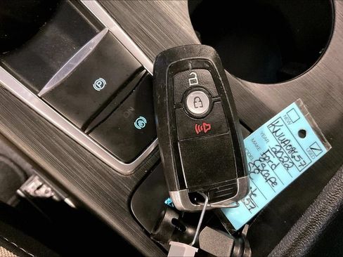 Used 2022 Ford Escape SE FWD image 12