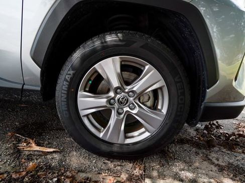 Used 2022 Toyota RAV4 XLE image 38