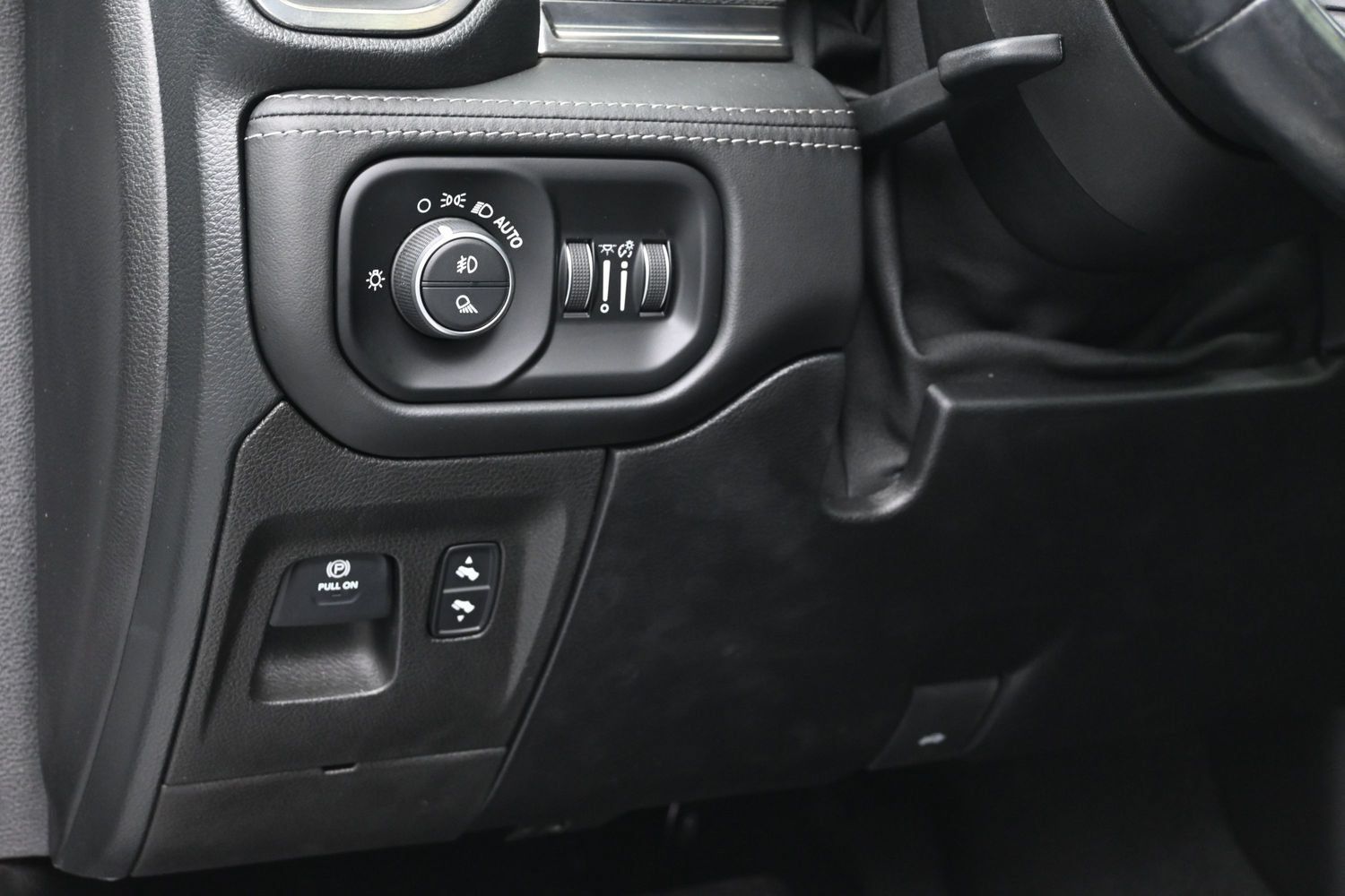 Used 2019 RAM 1500 Limited AWD/4WD image 23