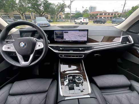Used 2026 BMW X7 xDrive40i AWD/4WD image 14
