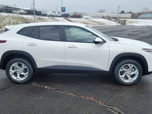 New 2026 Chevrolet Trax LS w/ LS Convenience Package FWD image 14