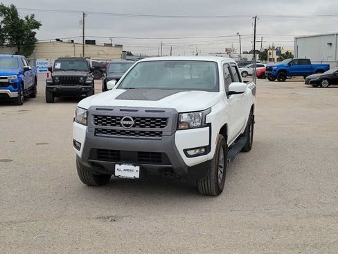 Used 2025 Nissan Frontier SV w/ SV Convenience Package AWD/4WD image 4
