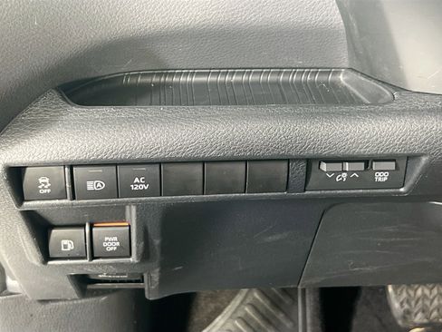 Used 2022 Toyota Sienna XSE w/ XSE Plus Package image 10