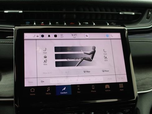 Used 2023 Jeep Grand Cherokee 30th Anniversary image 19