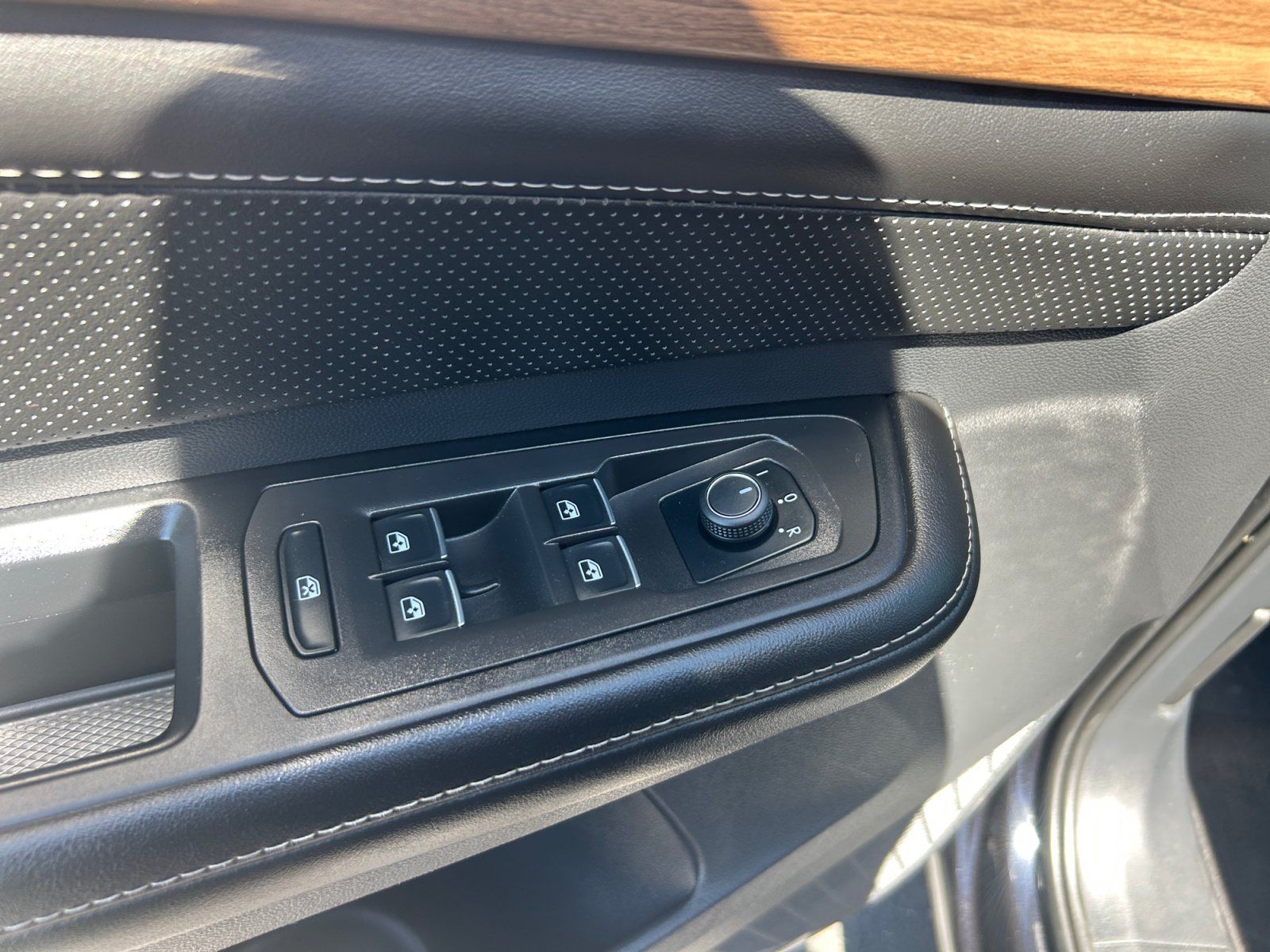 Certified 2024 Volkswagen Atlas SE AWD/4WD image 13