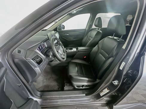 Used 2026 Nissan Rogue SL FWD image 13