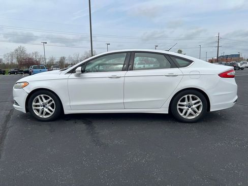 Used 2016 Ford Fusion SE image 3