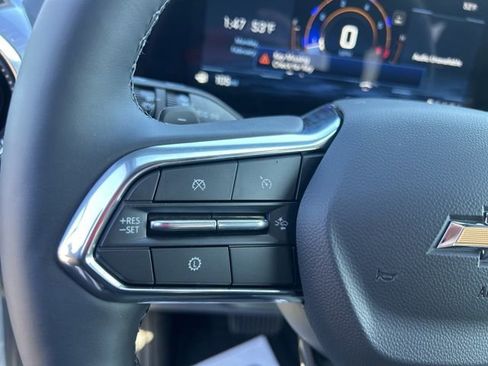 New 2026 Chevrolet Equinox LT w/ Safety and Technology Package FWD image 17