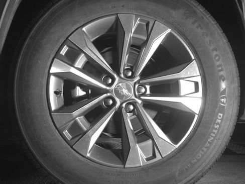 Used 2025 Chevrolet Equinox LT FWD image 14