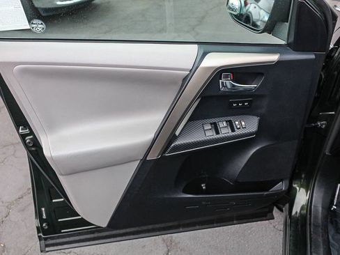 Used 2013 Toyota RAV4 Limited FWD image 22
