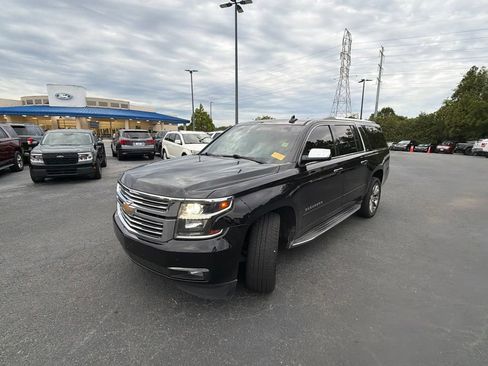 Used 2015 Chevrolet Suburban LTZ RWD image 21
