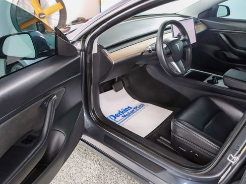 Used 2021 Tesla Model 3 Long Range AWD/4WD image 3