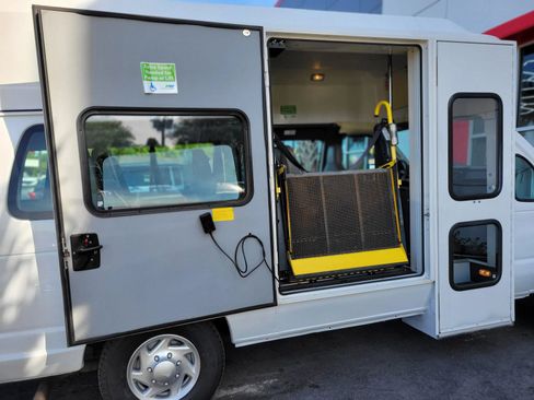 Used 2011 Ford E-350 and Econoline 350 Extended Super Duty w/ PWR Group RWD image 16