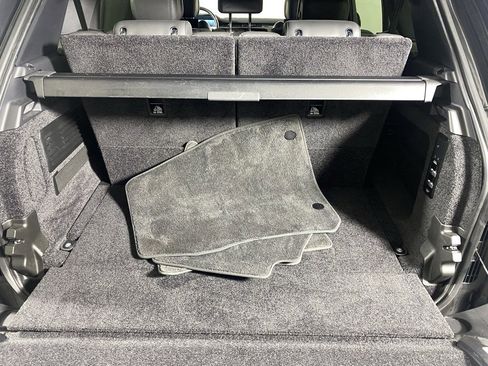 Used 2023 Land Rover Range Rover Long Wheelbase SE image 26