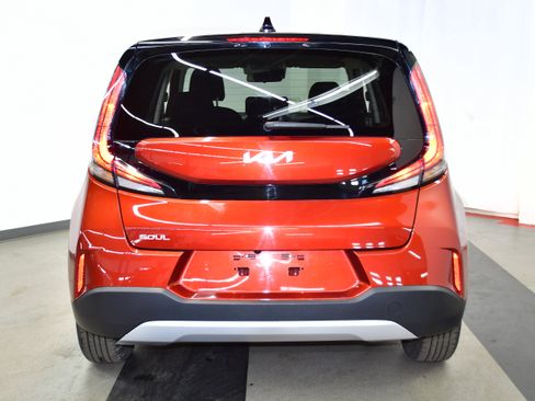 Used 2025 Kia Soul LX w/ LX Technology Package image 6