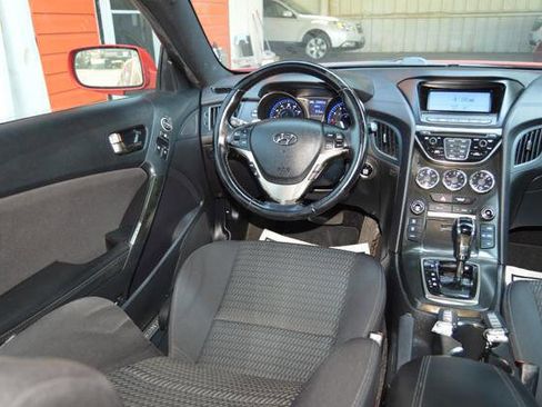 Used 2014 Hyundai Genesis 2.0T image 38