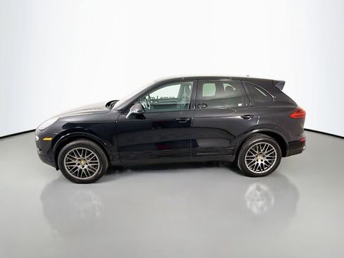 Used 2017 Porsche Cayenne Platinum Edition image 4