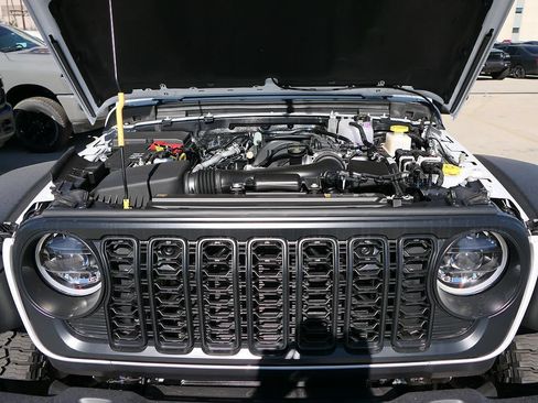 New 2026 Jeep Gladiator Rubicon w/ Safety Group AWD/4WD image 21