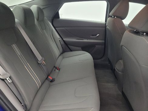 Used 2023 Hyundai Elantra SEL w/ Convenience Package FWD image 19