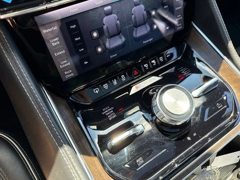 Used 2022 Jeep Grand Wagoneer Series II w/ Premium Group II AWD/4WD image 41