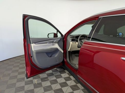 Certified 2023 Cadillac XT5 Premium Luxury w/ LPO, Floor Liner Package image 19