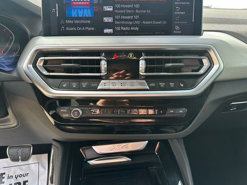 Certified 2025 BMW X4 xDrive30i image 16