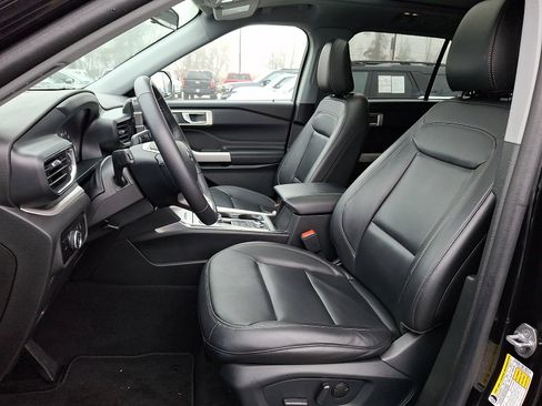 Certified 2023 Ford Explorer XLT w/ Equipment Group 202A image 17