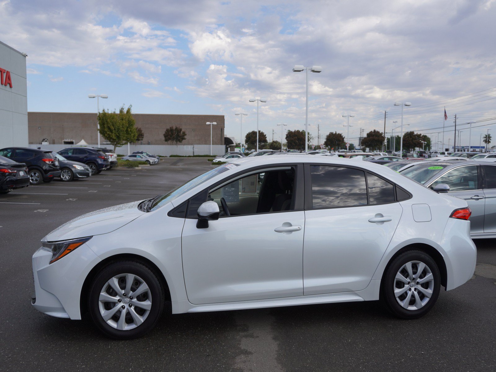 Used 2026 Toyota Corolla LE FWD image 6