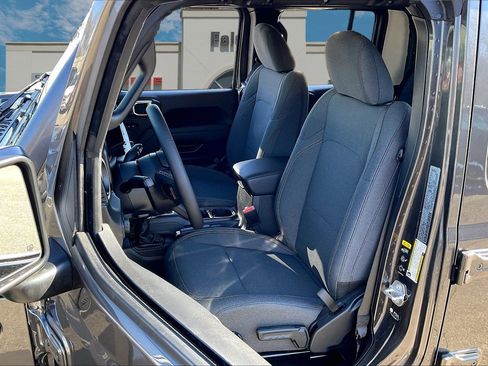New 2026 Jeep Gladiator Sport image 9