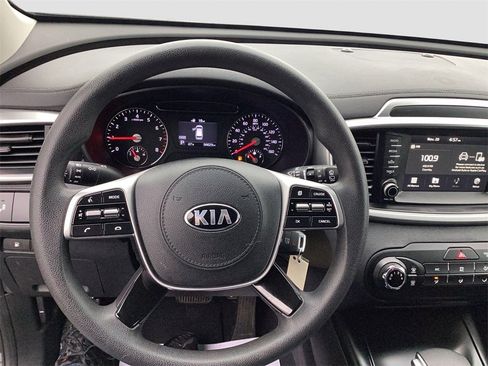 Used 2020 Kia Sorento LX image 10