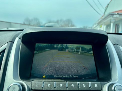 Used 2015 GMC Terrain SLE image 23