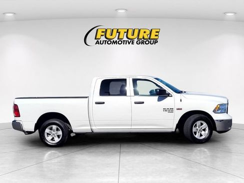 Used 2022 RAM 1500 Classic SLT image 3