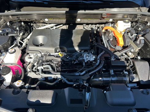 Used 2024 Toyota Venza Limited image 30