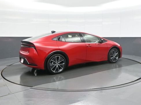 Certified 2025 Toyota Prius XLE image 7