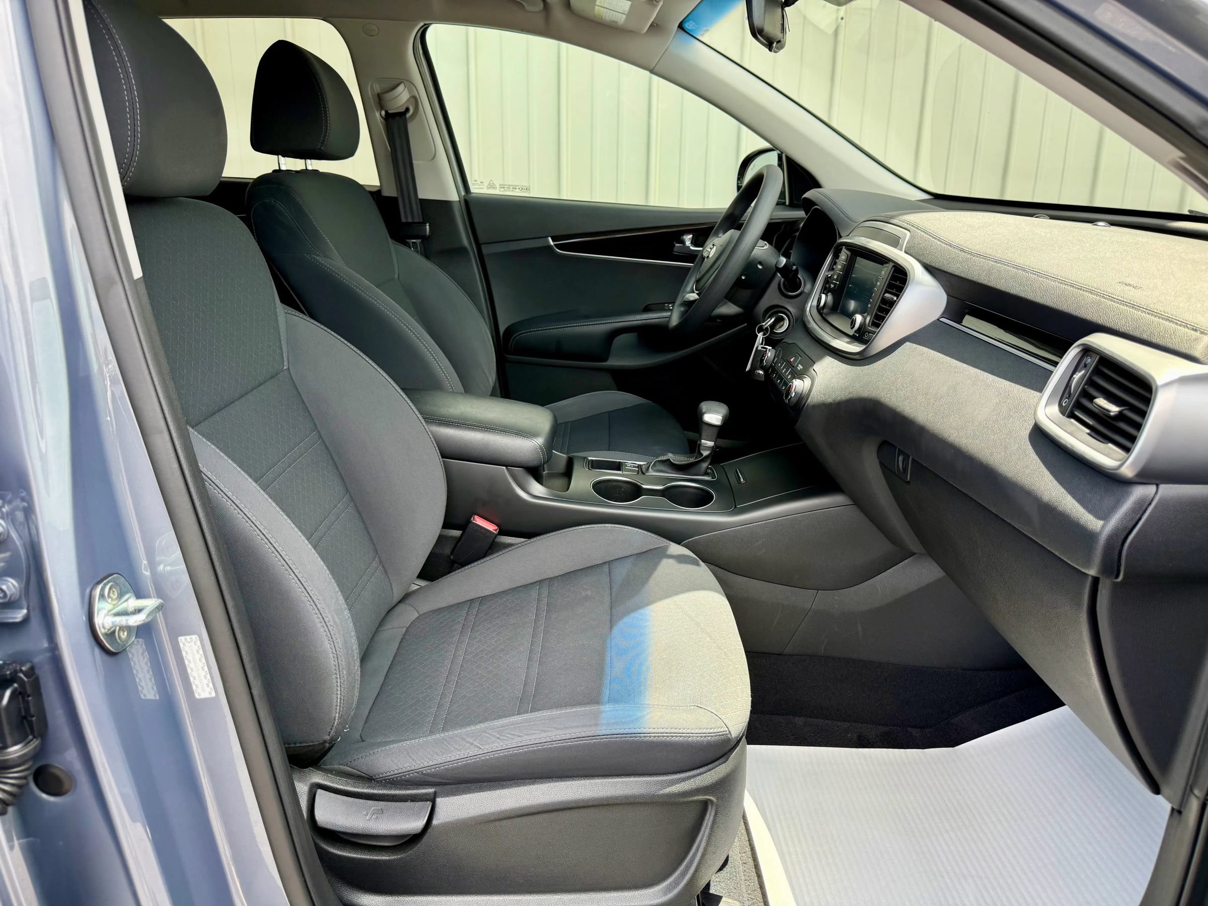 Used 2020 Kia Sorento LX AWD/4WD image 32