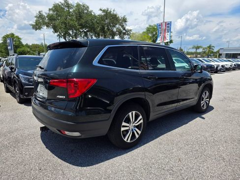 Used 2017 Honda Pilot EX image 3