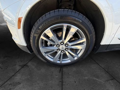 Used 2025 Cadillac XT5 Premium Luxury w/ Technology Package AWD/4WD image 9