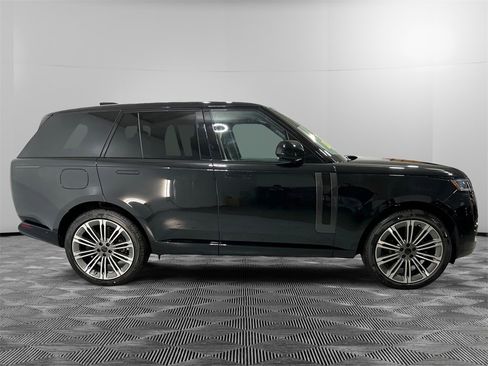 New 2026 Land Rover Range Rover SE image 5
