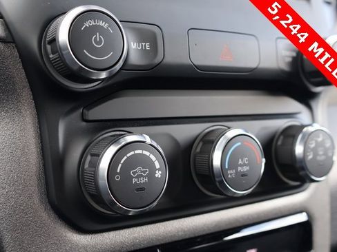 Used 2024 RAM 2500 Tradesman w/ Chrome Appearance Group image 27