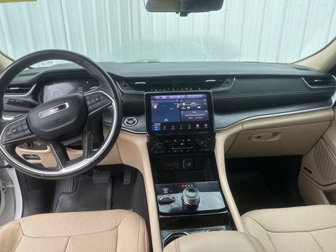 Used 2021 Jeep Grand Cherokee L Limited w/ Luxury Tech Group II image 21