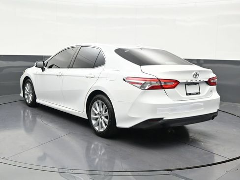 Used 2019 Toyota Camry LE FWD image 3