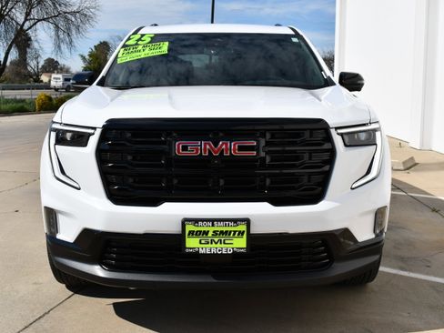 Used 2025 GMC Acadia Elevation w/ Elevation Premium Package image 3