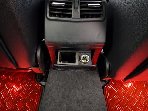 Used 2014 Mercedes-Benz E 350 4MATIC Sedan image 13