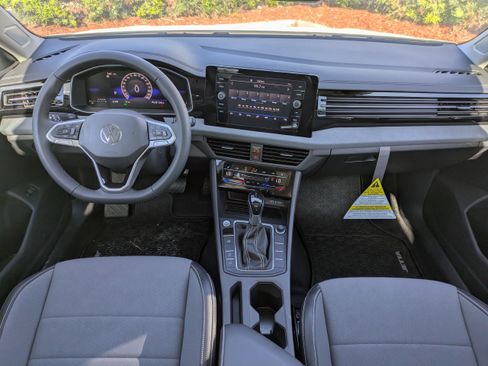 New 2026 Volkswagen Jetta SE FWD image 13