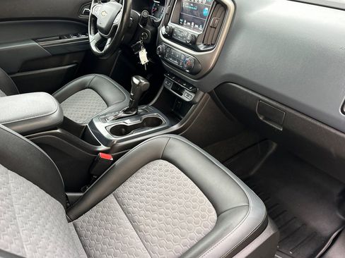 Certified 2018 Chevrolet Colorado Z71 w/ Z71 Midnight Edition image 19